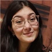 Arte, Storia dell'arte, Disegno, Pittura. 
Diplomata in Grafica Pubblicitaria e laurea triennale in Pittura.